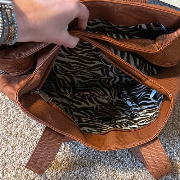 LUG Tempo Matte Luxe VL Tote Bag in Copper - Picture 11 of 14